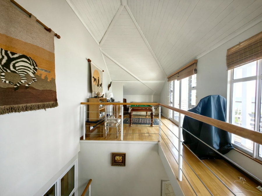 To Let 3 Bedroom Property for Rent in Gordons Bay Village Western Cape